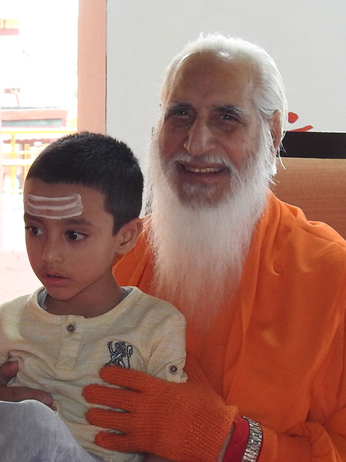 Gurudev with children